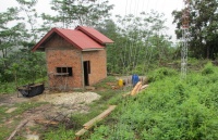 200px-Mei_05_2012_Benor_FM_Pengerjaan_Ruang_Studio.jpg
