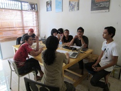250px-Januari_23_2012_Rapat_Akumassa_Pelatihan-Pemantauan-1.jpg