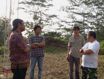 350px-Anggara_Aska_Ani_Onno_KKI_Warsi_Taman_Nasional_Bukit_1.jpg